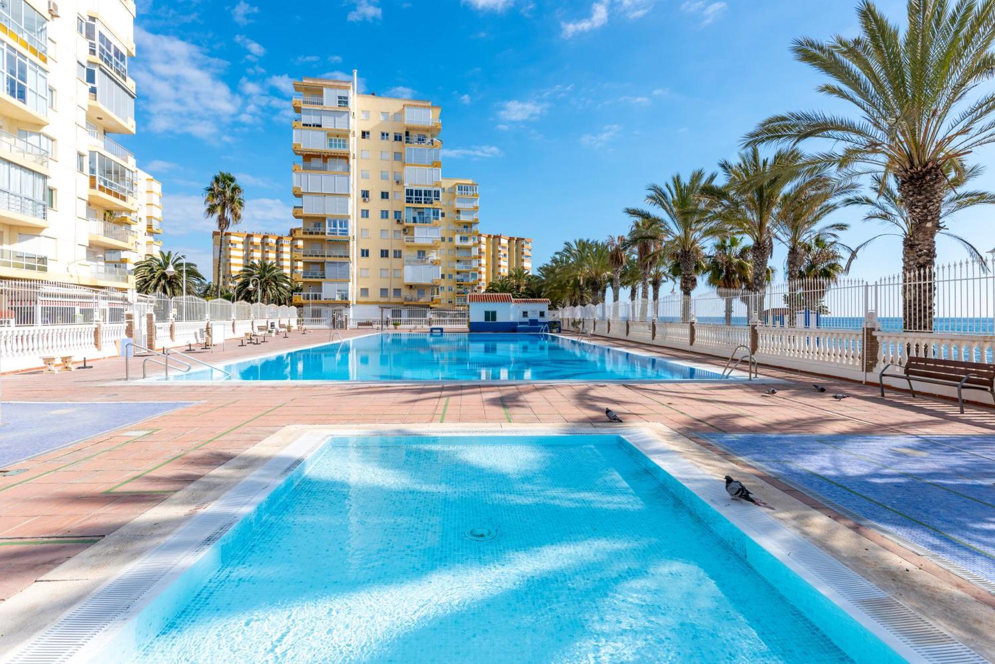 50 Mts Beach With Sea Views Pool Альгарробо-Коста Экстерьер фото